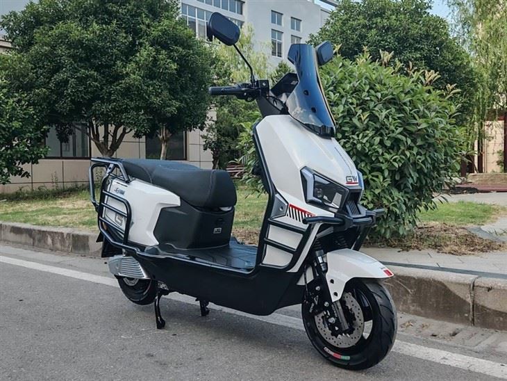 Cheap Scooter 50km Long Range 800W Adult Electric ,Motorcycle Scooter price