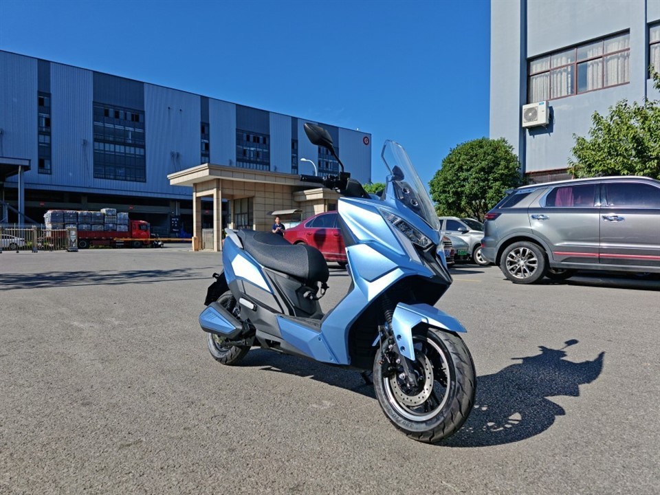 High Speed Adult Electric Motorcycle Battery 2500 Watt Electric Scooters suppliers